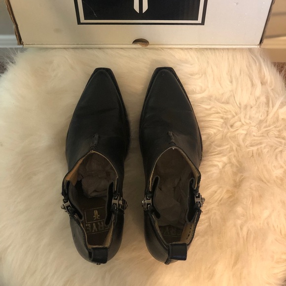 Frye Sacha Moto Shortie Black Italian Leather Bootie Size 7 M - Picture 4 of 13